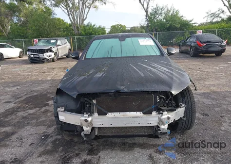 2019 Mercedes-Benz E 300 z USA, uszkodzony, nr VIN WDDZF4JB1KA666963